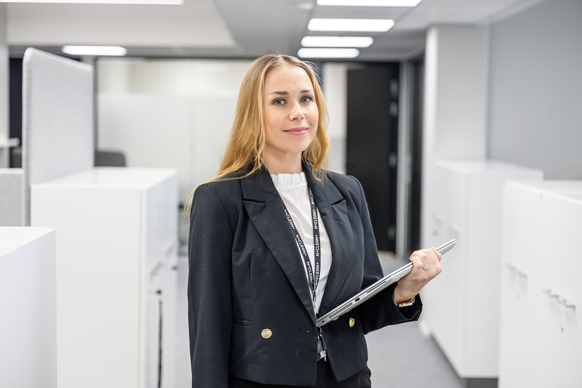 HR-kehityspäällikkö Sanna Häyrynen rakentaa osaamista vahvalla visiolla ja suurella sydämellä